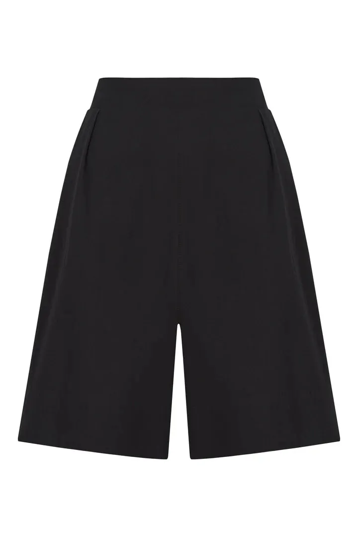 Adelfia Short Domino