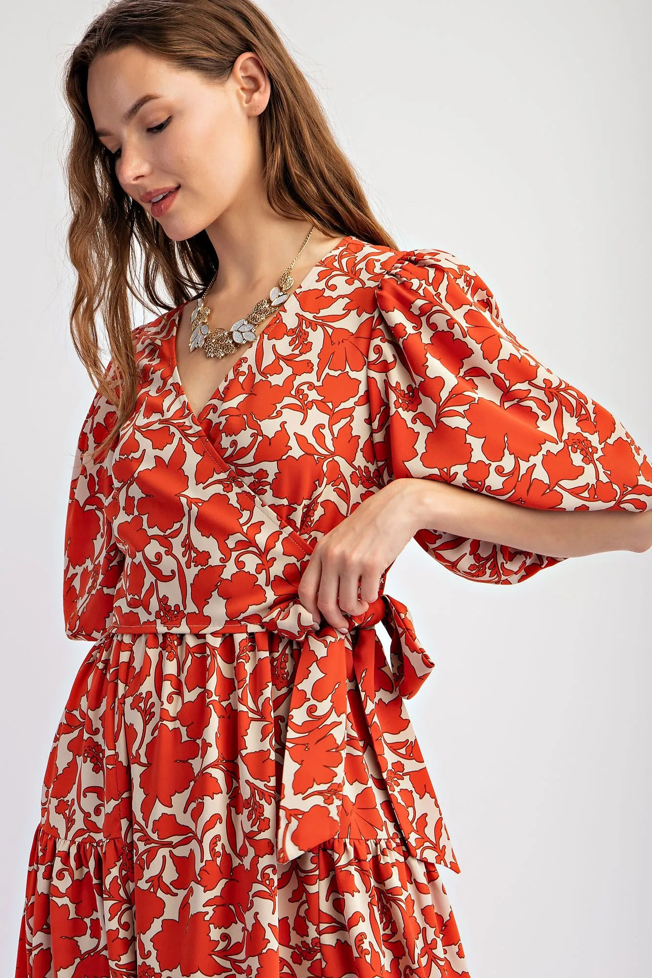 Easel Floral Printed Sophia Twill Surplus Midi Dress In Cinnamon Dough